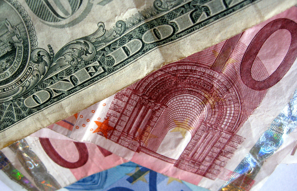 Geld dollar en euro (1).jpg Geld dollar en euro (1).jpg