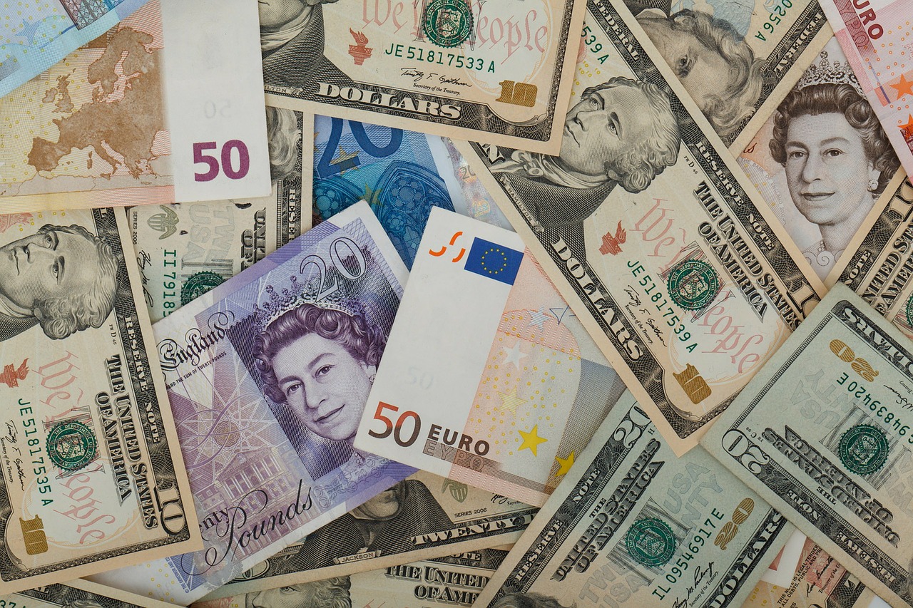 Gemengd Geld euro dollar pond.jpg Gemengd Geld euro dollar pond.jpg