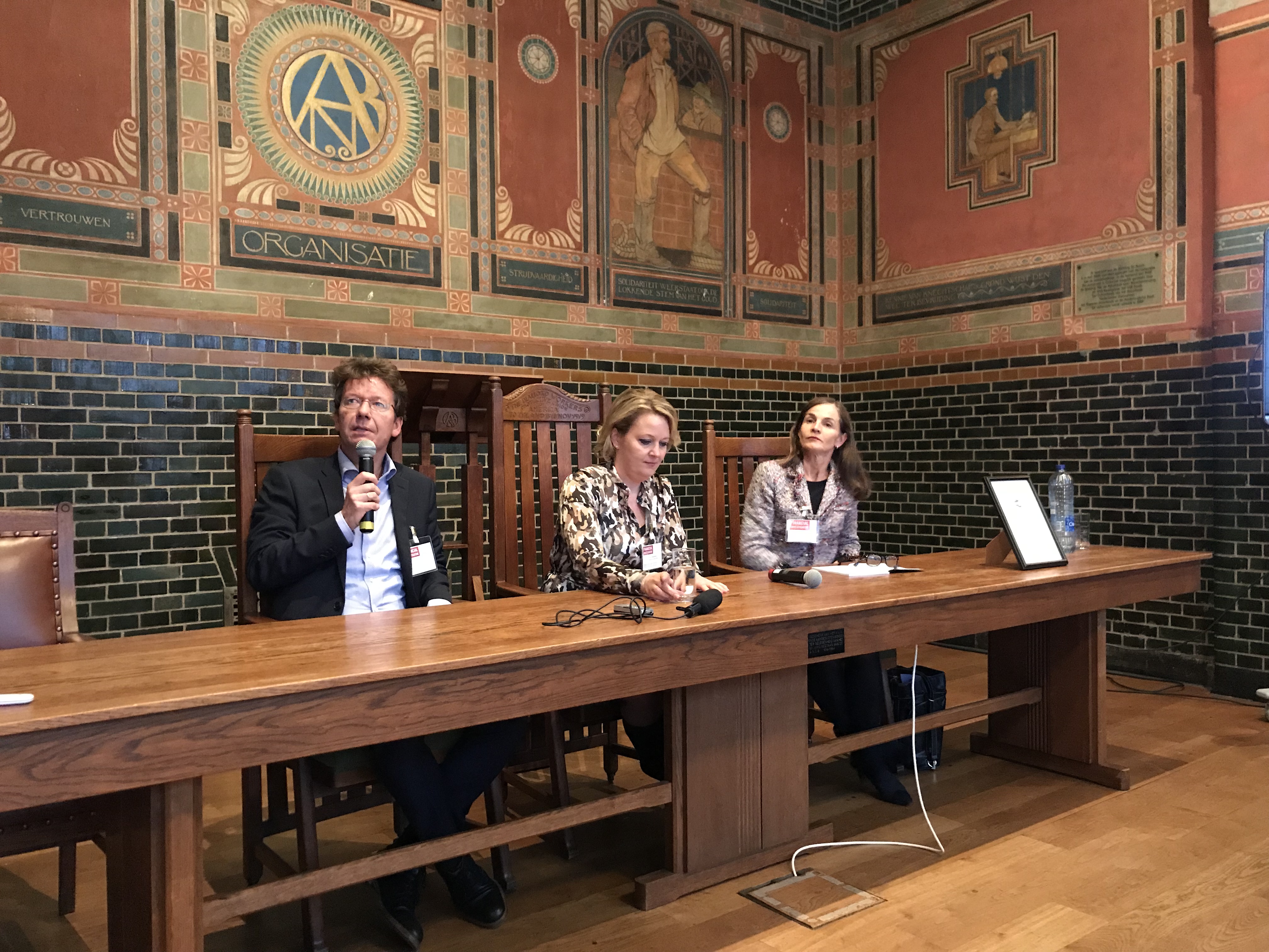 Paneldiscussie de bestuurlijke dilemma’s bij duurzaam beleggen 1.jpg Paneldiscussie de bestuurlijke dilemma’s bij duurzaam beleggen 1.jpg