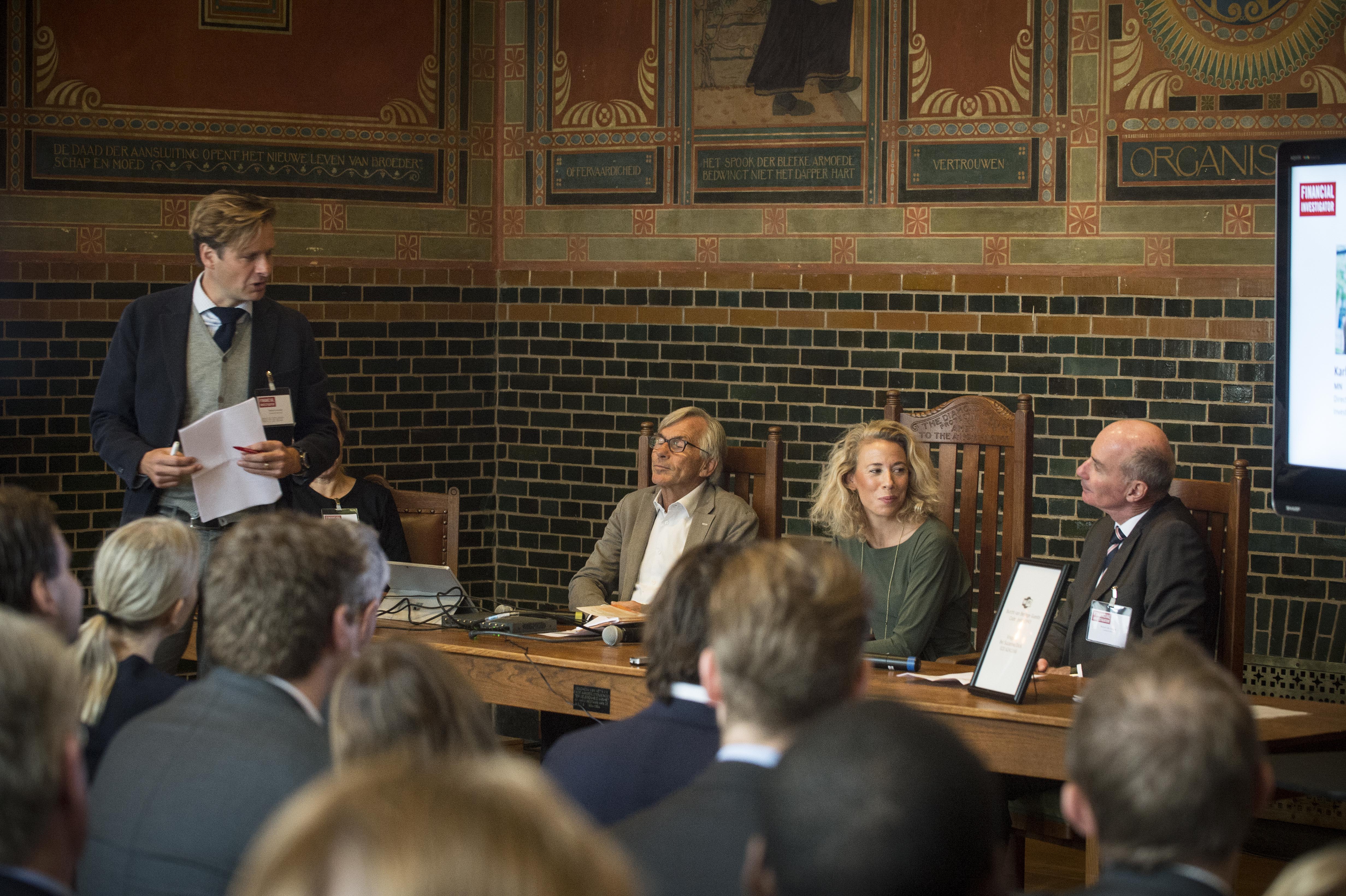 Paneldiscussie Hoe maak je duurzaam beleggen transparant 1.jpg Paneldiscussie Hoe maak je duurzaam beleggen transparant 1.jpg